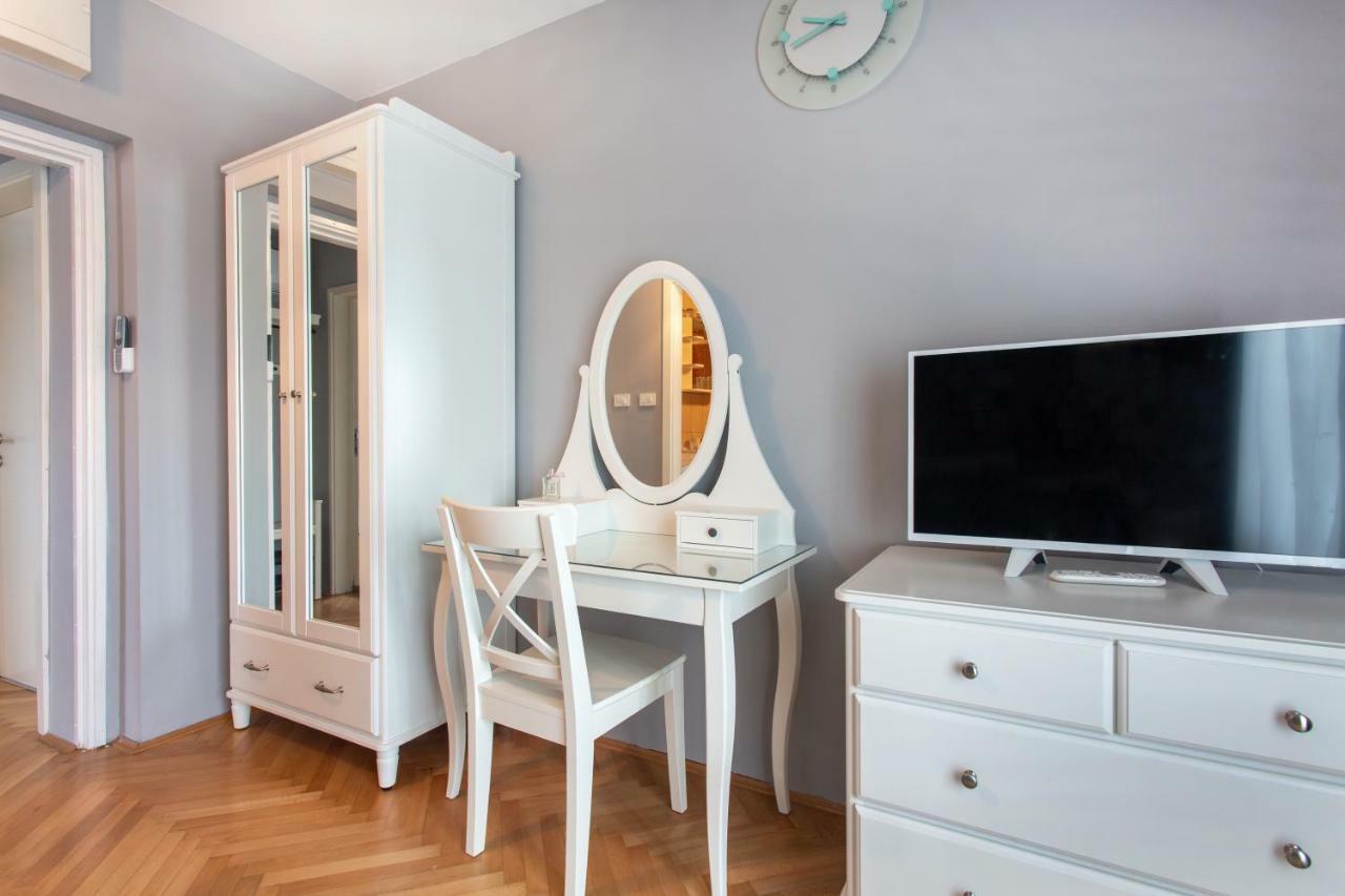 Romana - Free Private Parking Apartma